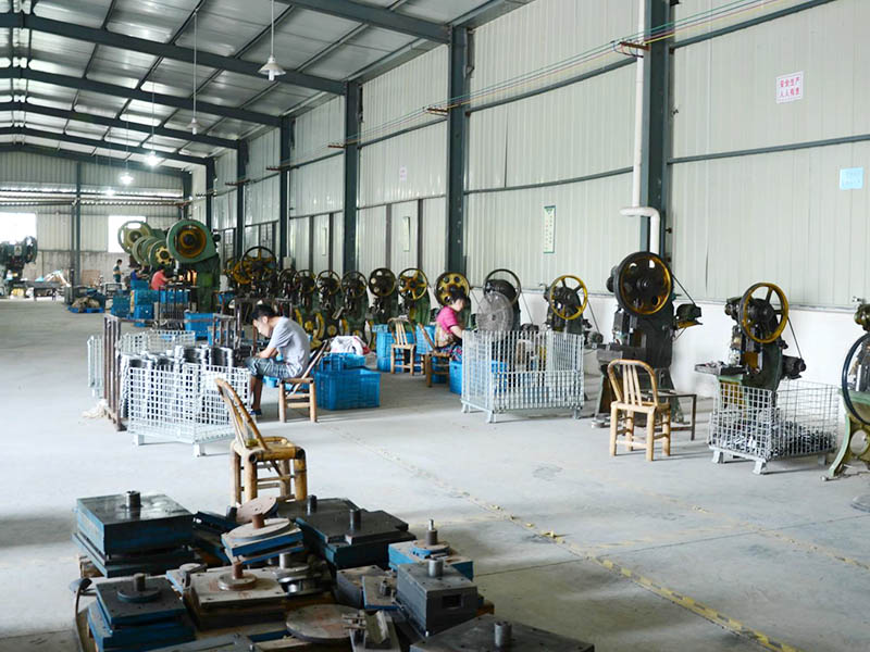 開一家五金加工廠需要哪些設備？